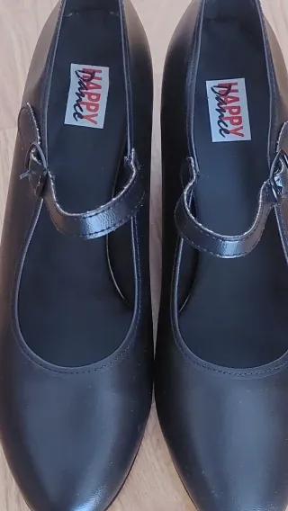 Zapatos flamenco negros sin estrenar.
T.41 