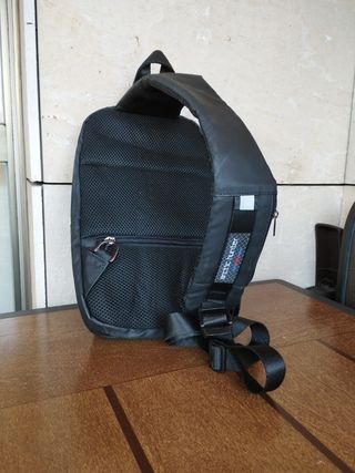 Mochila bandolera Arctic Hunter negra