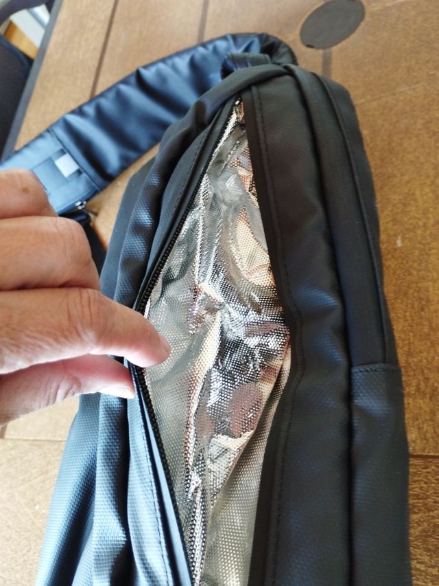 Mochila bandolera Arctic Hunter negra