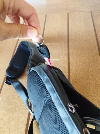 Mochila bandolera Arctic Hunter negra