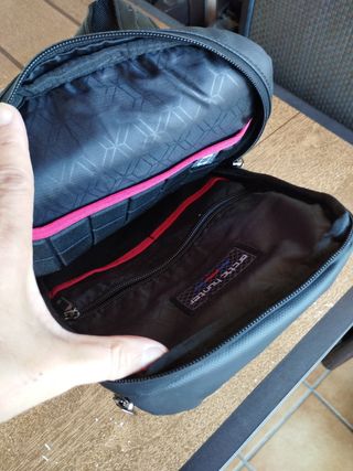 Mochila bandolera Arctic Hunter negra