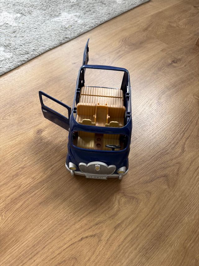 Coche Sylvanian Families 7 plazas