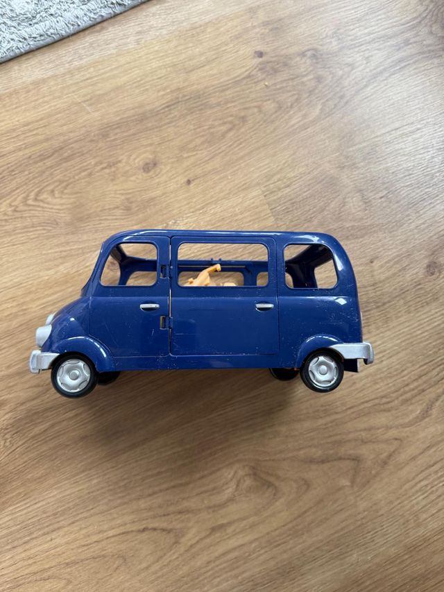 Coche Sylvanian Families 7 plazas