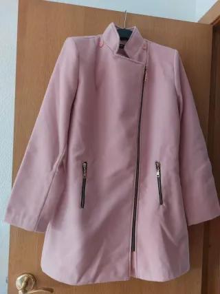 Abrigo rosa vestir con cremallera y capucha