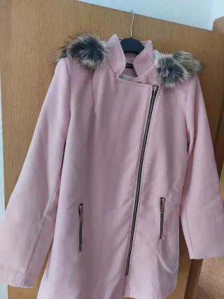 Abrigo rosa vestir con cremallera y capucha