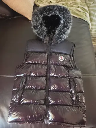 Chaleco Moncler Negro con Capucha