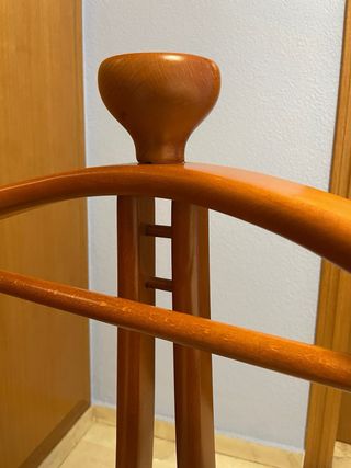 Galán de noche de madera