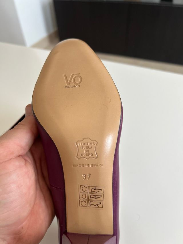 Zapatos de tacón morados para mujer