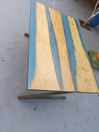 Mesa Resina y Madera con Patas Metal efecto rio