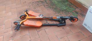 Dos Patinetes plegables dobles infantiles naranjas