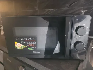 Microondas Taurus Compacto 700W
