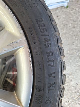 Neumáticos de invierno Continental 225/45 R17 XL