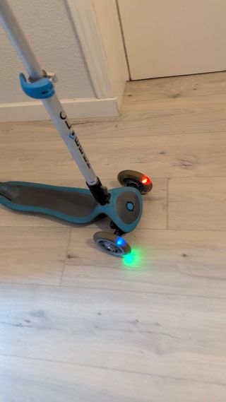 Patinete niños con luces