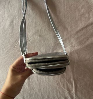 Bolso mini plateado efecto piel
