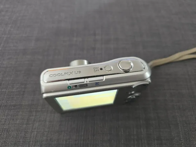 Nikon Coolpix L19 Argento
