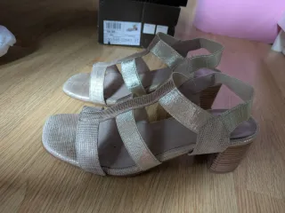 Sandalias doradas tacón ANTEA
