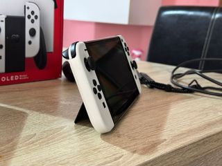 Nintendo Switch OLED + Pokémon