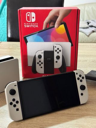Nintendo Switch OLED + Pokémon