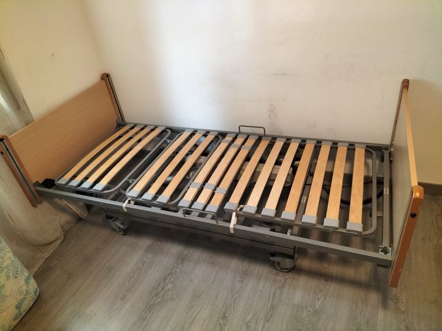 Cama articulada eléctrica madera y metal