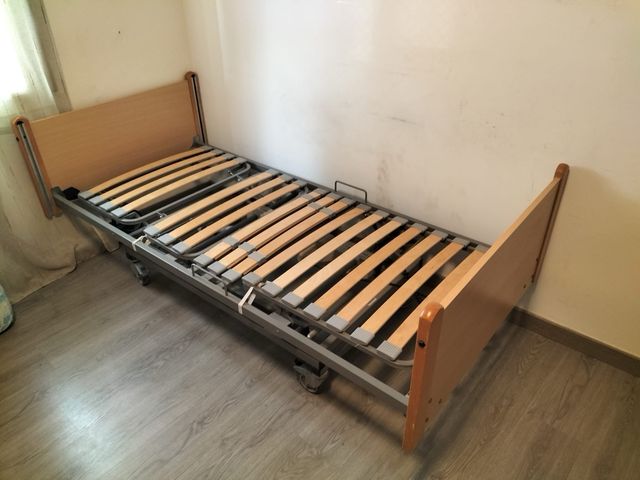 Cama articulada eléctrica madera y metal