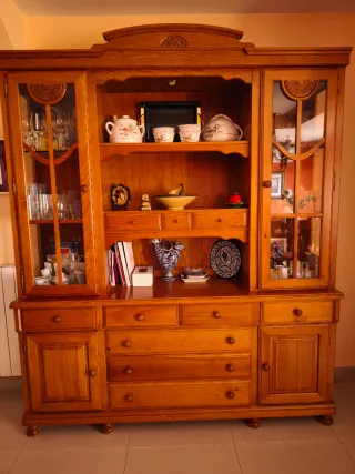 Mueble Vitrina Madera y Cristal