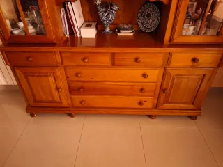 Mueble Vitrina Madera y Cristal