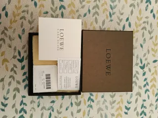 Billetera Loewe caballero negra sin usar