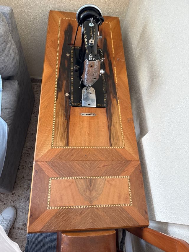 Máquina de coser Sigma antigua