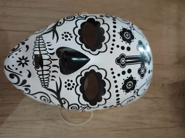 Quedan 5 mascaras como nuevas ok