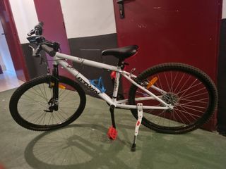 Bicicleta BTWIN blanca