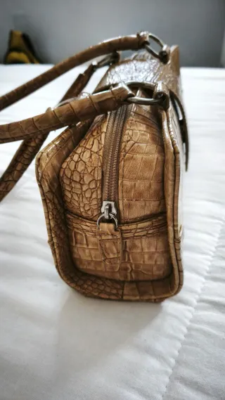 Bolso textura piel reptil 
