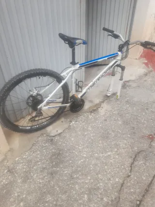 Bicicleta Merida 26 Frenos Disco, falta rueda