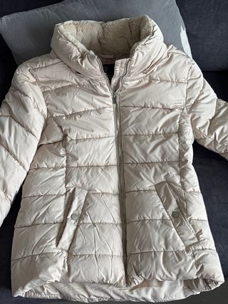 Plumas niña beige