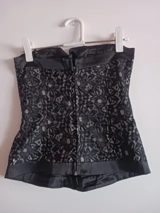 Corsé negro encaje y lazada