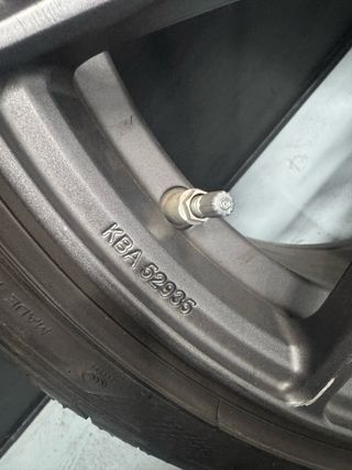 JUEGO LLANTAS HYUNDAI (235/35R19 91Y)