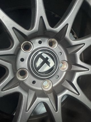 JUEGO LLANTAS HYUNDAI (235/35R19 91Y)