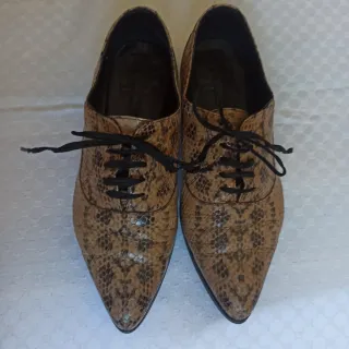 Zapatos cordones animal print