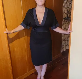 Vestido negro escote V sin estrenar