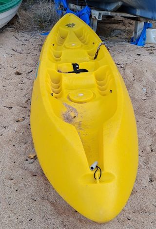 Kayak 2+1 pl. autovaciable + 2 remos telescópicos.