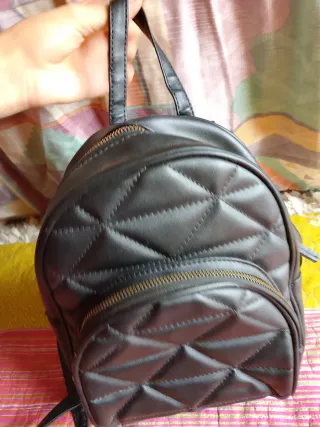 Mochila bolso acolchada negra