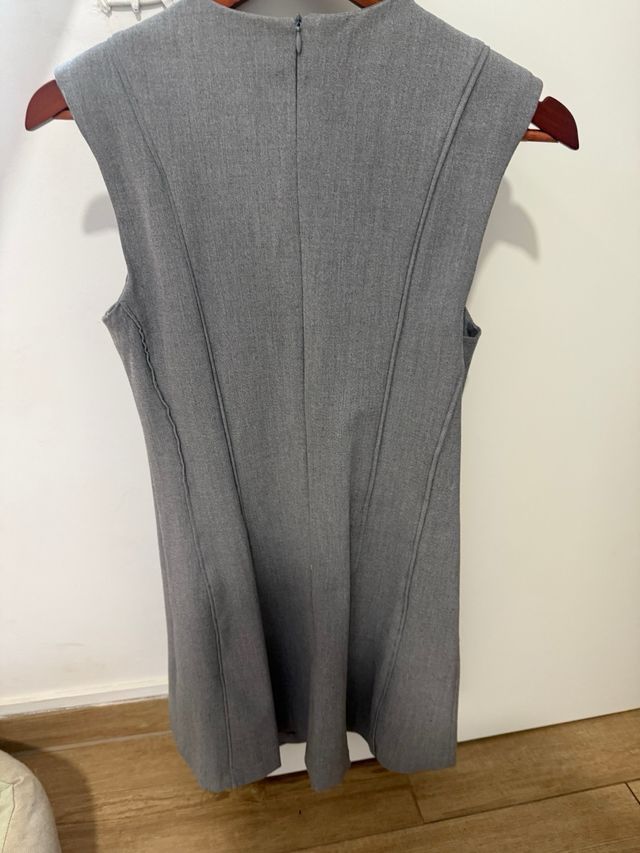 Vestido Zara gris