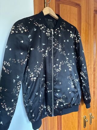 Chaqueta bomber flores entretiempo