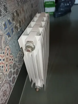 Radiador agua metal blanco