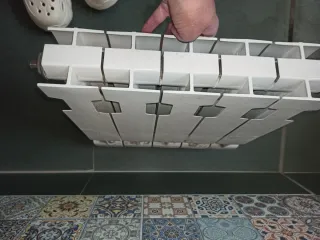 Radiador agua metal blanco