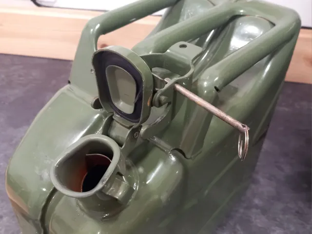 Fusto in idrocarburi da 10 litri