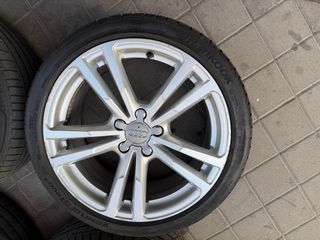 Llantas Audi 18 8x18 ET46 con Neumáticos