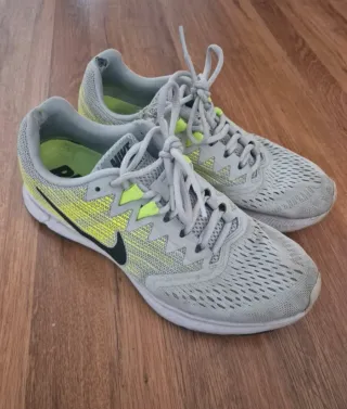 Zapatillas Nike running T42. Muy cómodas 