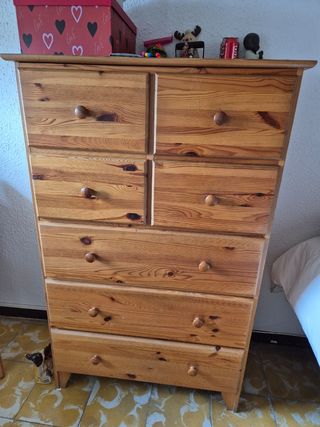 Cómoda de madera maciza