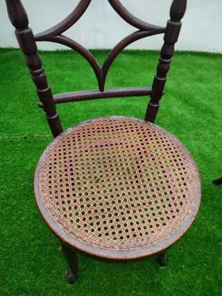 2 Sillas de Madera Curvada con Asiento de Rat