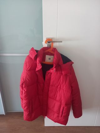 Chaquetón ZARA niño rojo. Talla 13-14